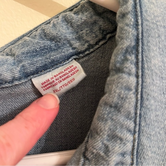 Levi  Men’s Denim Western Pearl Snap Button Down Long Sleeve Shirt - Picture 4 of 12